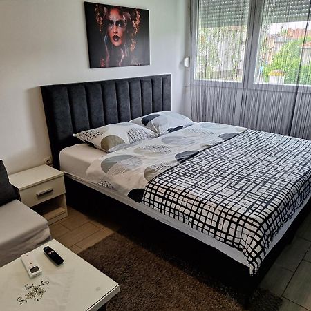 Apartment Sven Vinkovci Bagian luar foto