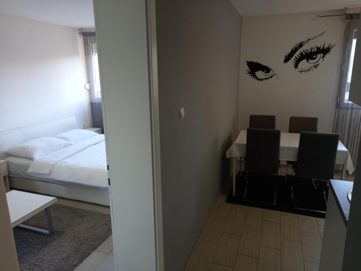 Apartment Sven Vinkovci Bagian luar foto