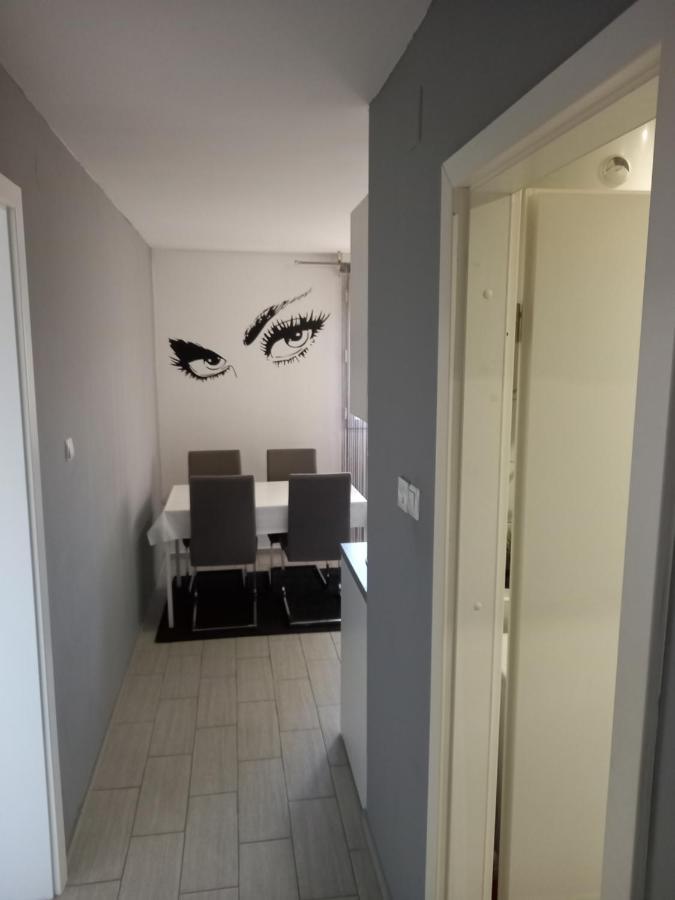 Apartment Sven Vinkovci Bagian luar foto
