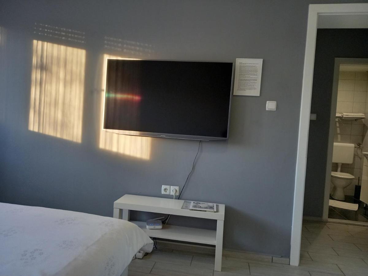 Apartment Sven Vinkovci Bagian luar foto