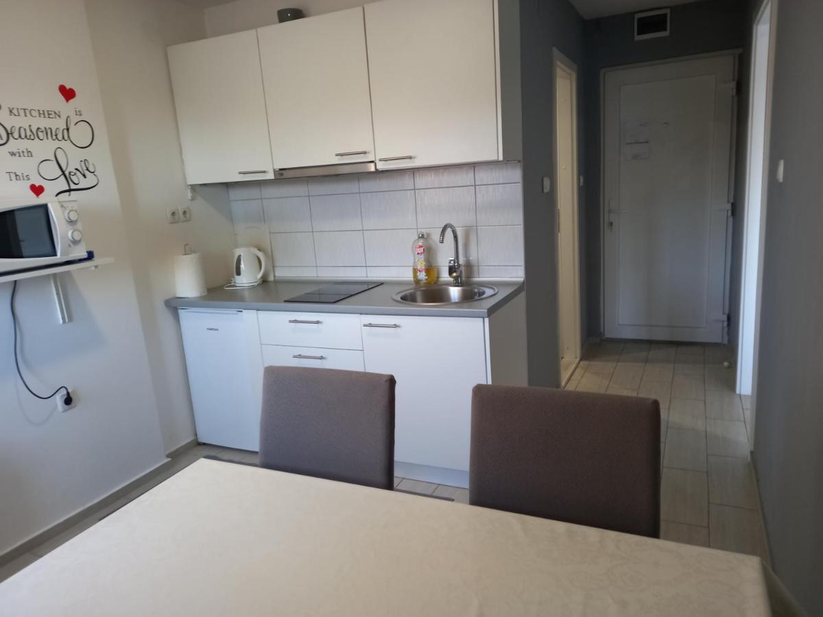 Apartment Sven Vinkovci Bagian luar foto