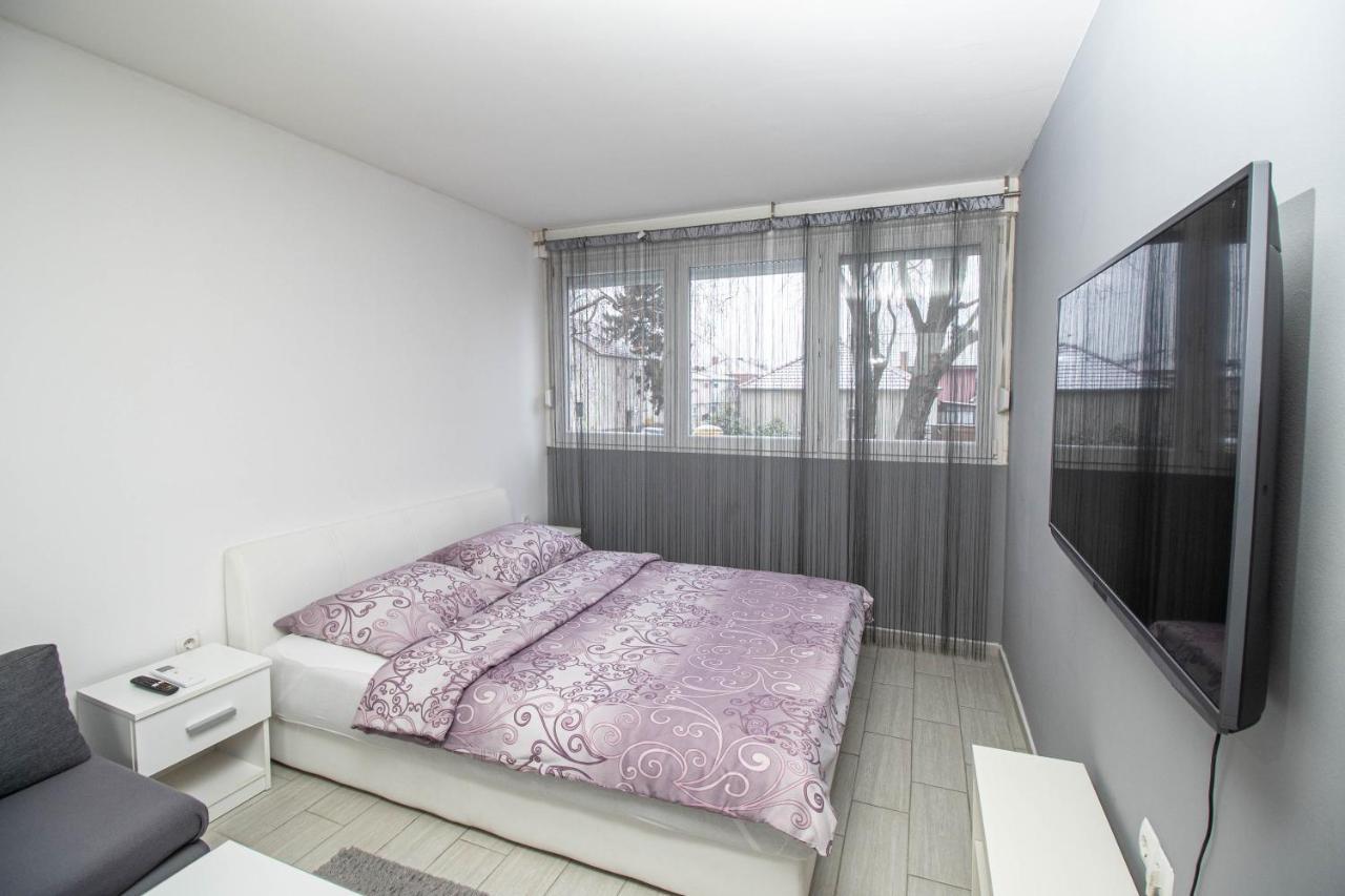 Apartment Sven Vinkovci Bagian luar foto