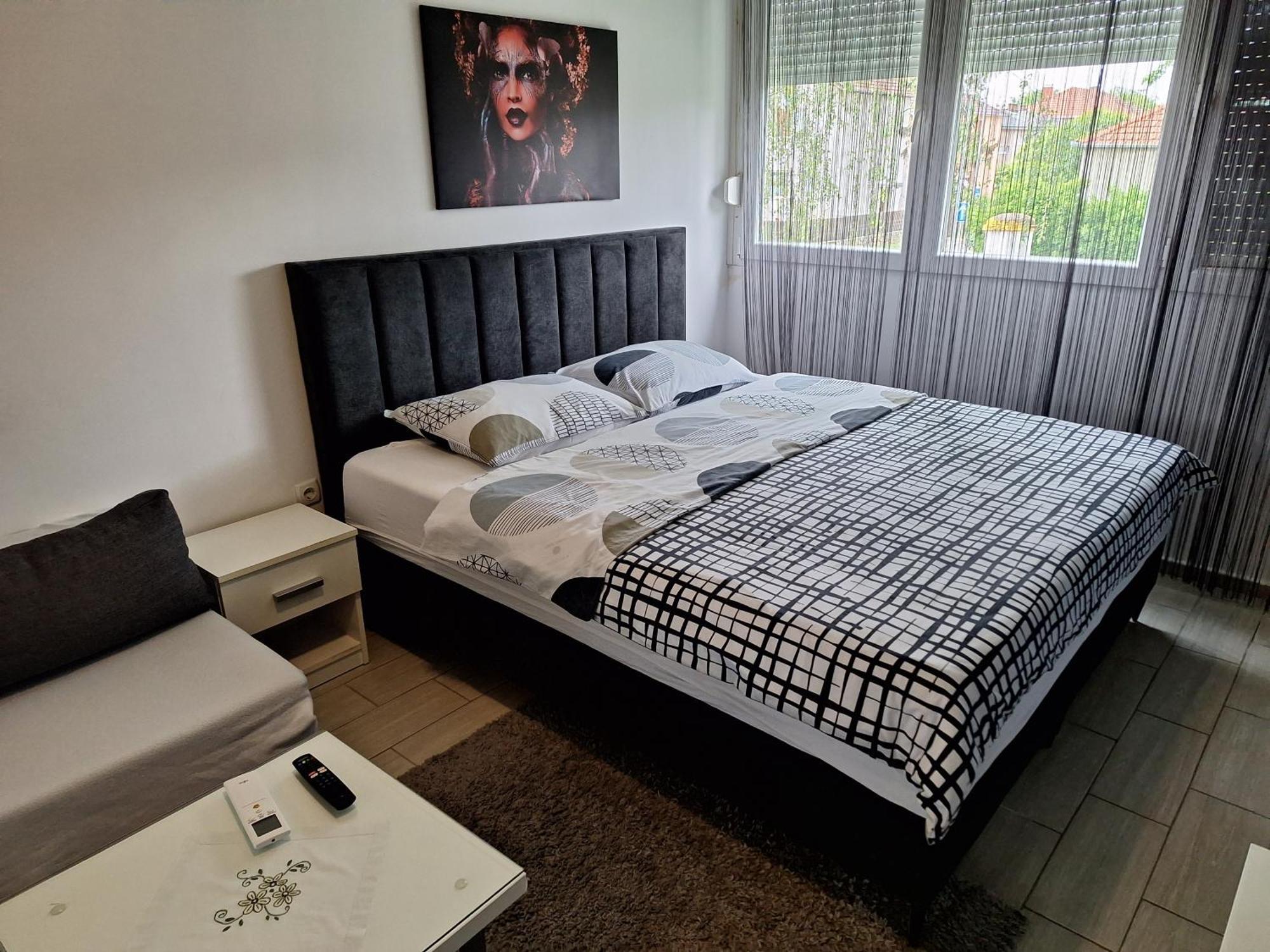 Apartment Sven Vinkovci Bagian luar foto